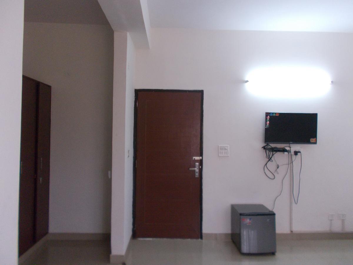 The Radiance Suites And Apartment New Delhi Bagian luar foto