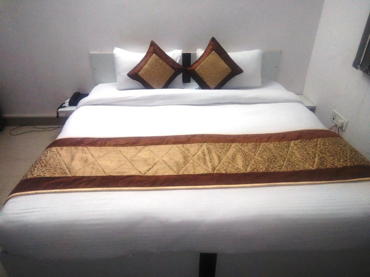 The Radiance Suites And Apartment New Delhi Bagian luar foto
