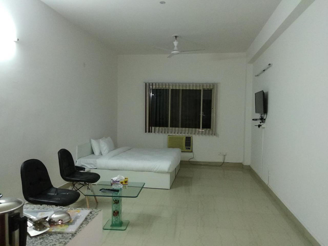 The Radiance Suites And Apartment New Delhi Bagian luar foto