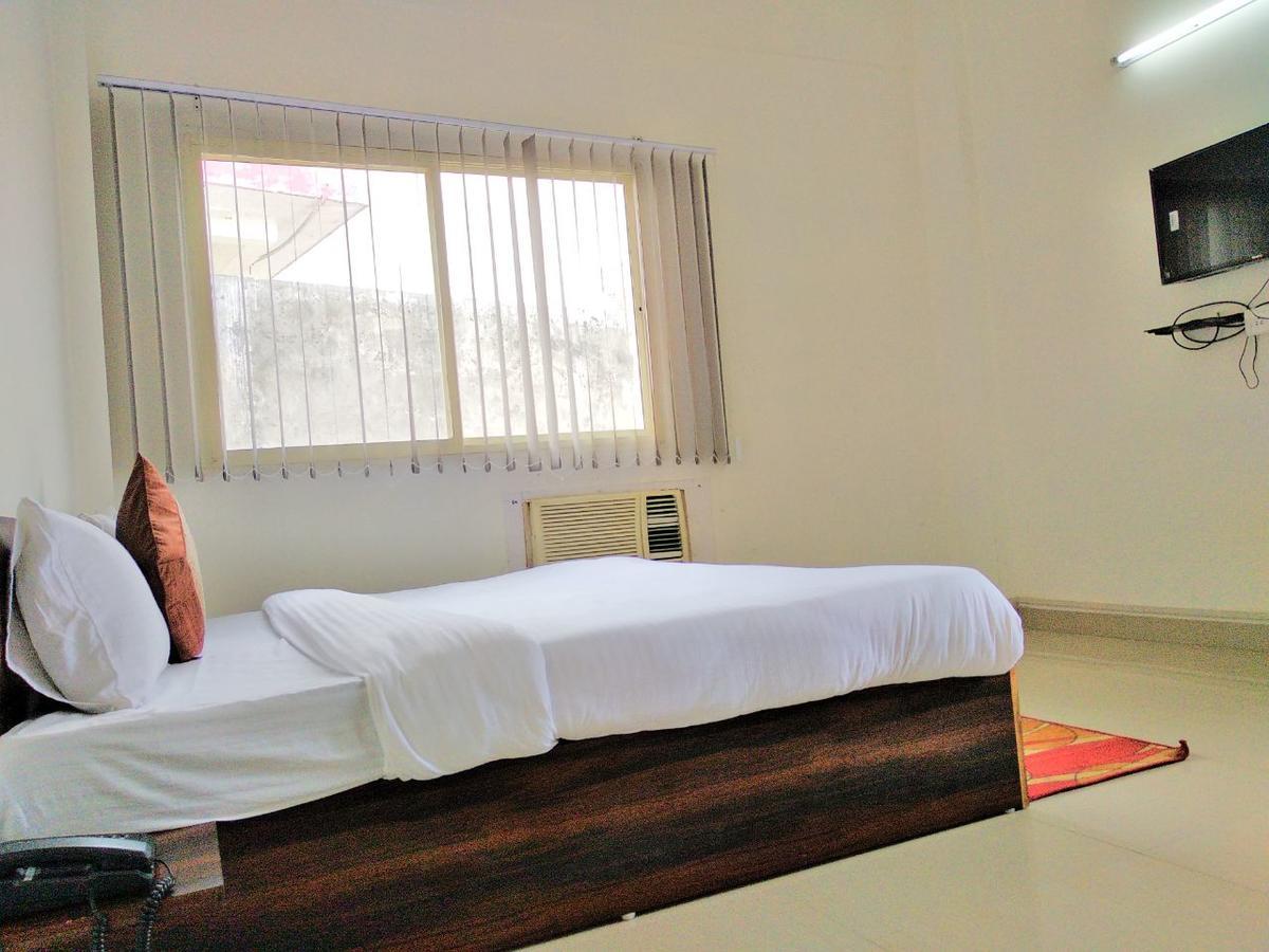The Radiance Suites And Apartment New Delhi Bagian luar foto