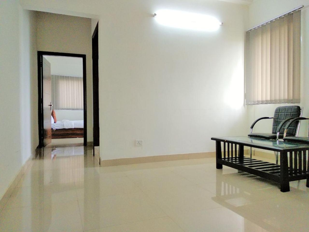 The Radiance Suites And Apartment New Delhi Bagian luar foto