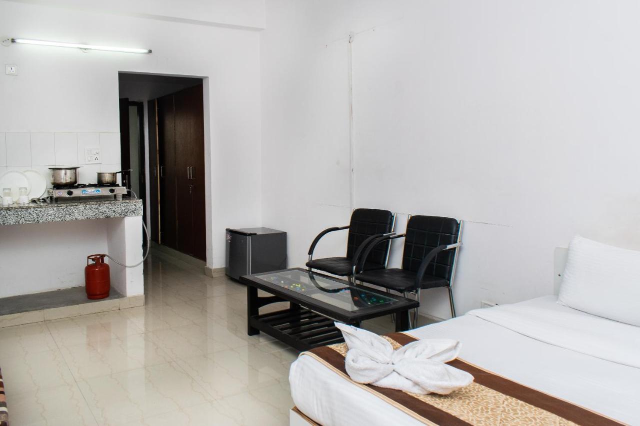 The Radiance Suites And Apartment New Delhi Bagian luar foto