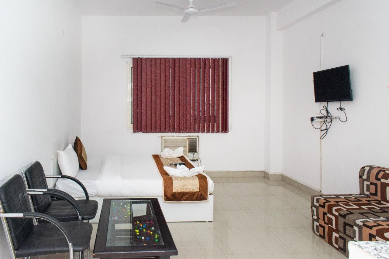 The Radiance Suites And Apartment New Delhi Bagian luar foto